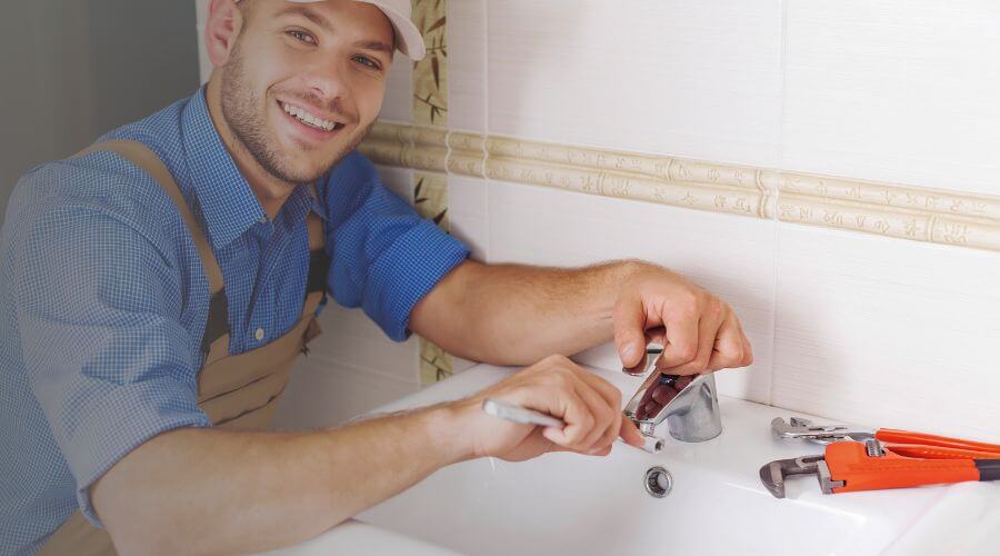 Professional clogged drains services in De Kalb, TX